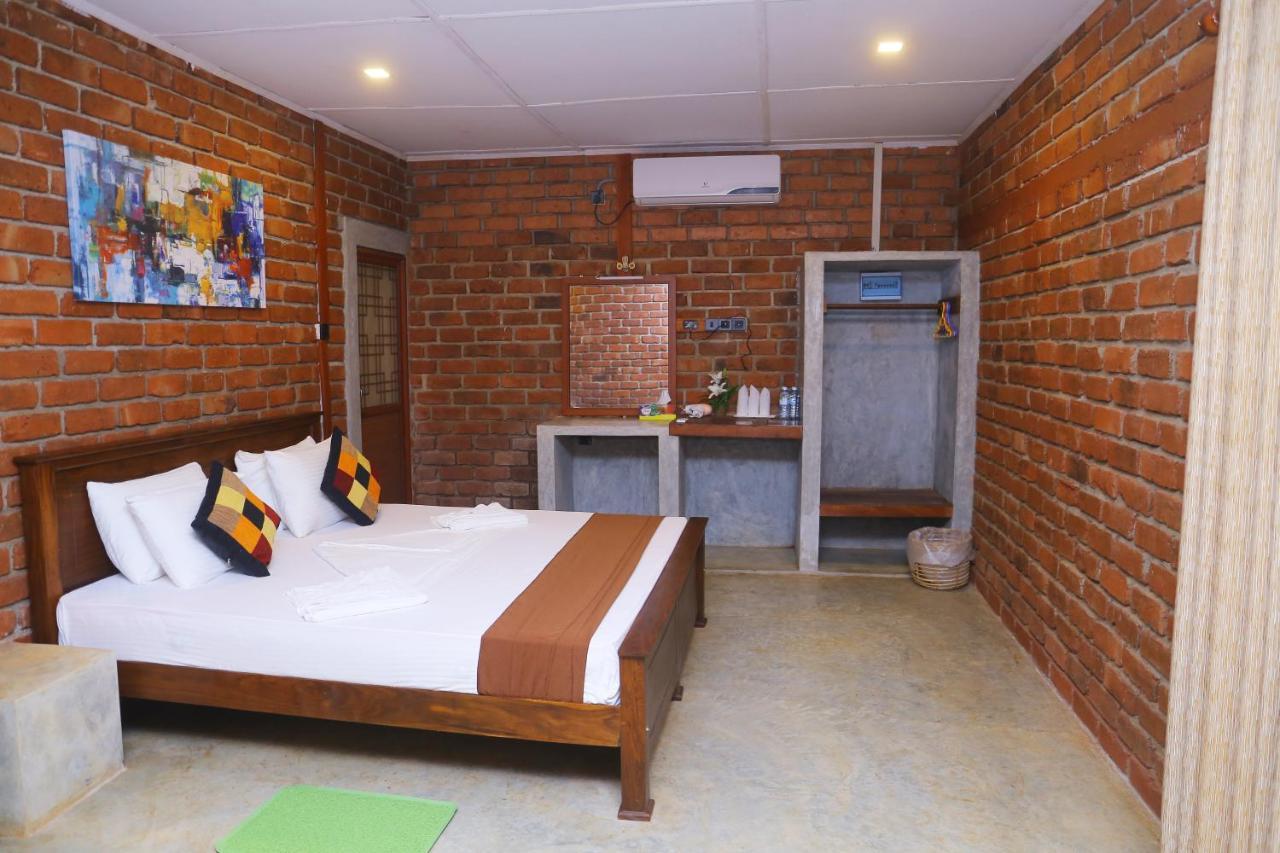 Click Hiriketiya Hotel Dikwella Ngoại thất bức ảnh