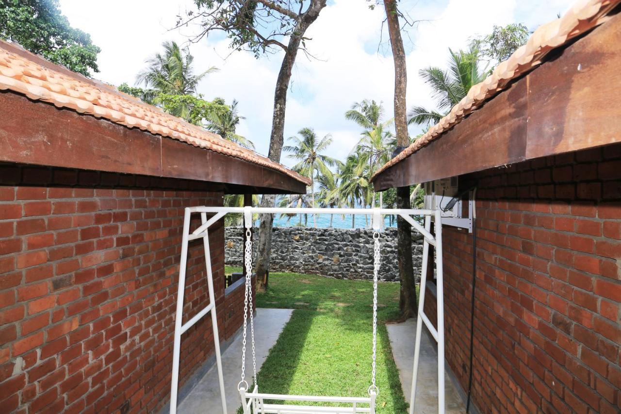 Click Hiriketiya Hotel Dikwella Ngoại thất bức ảnh