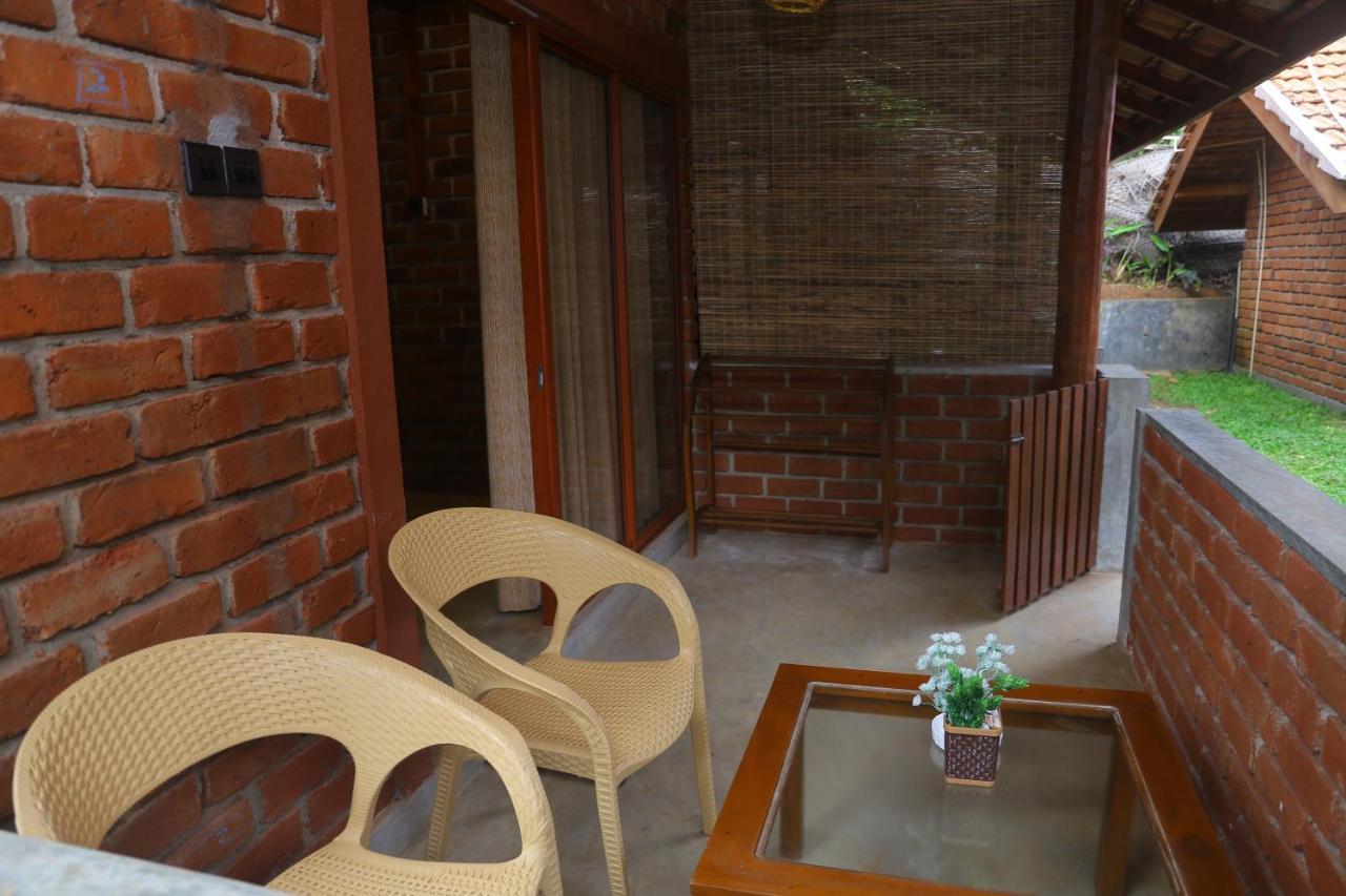 Click Hiriketiya Hotel Dikwella Ngoại thất bức ảnh