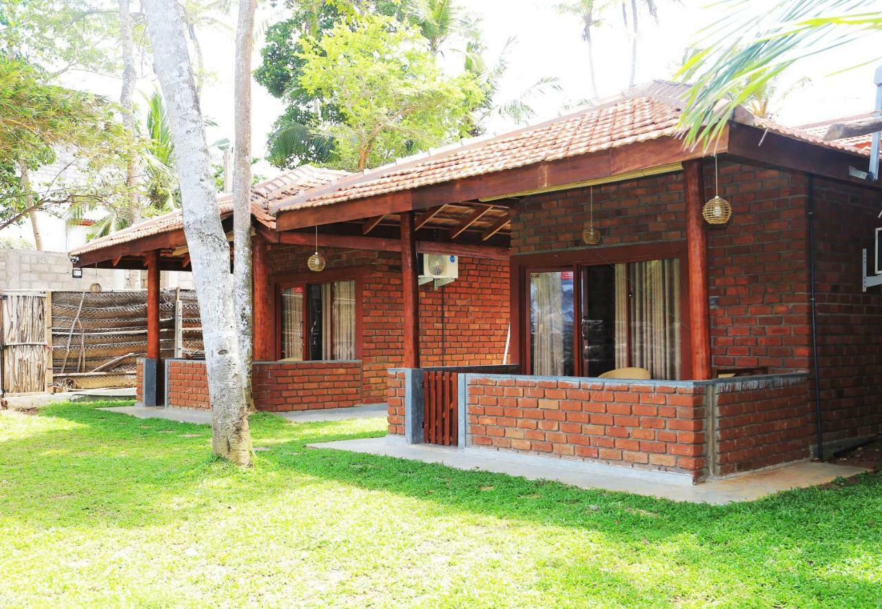 Click Hiriketiya Hotel Dikwella Ngoại thất bức ảnh